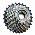 Freewheel roscado AmpRift de 7 velocidades sobre fondo blanco